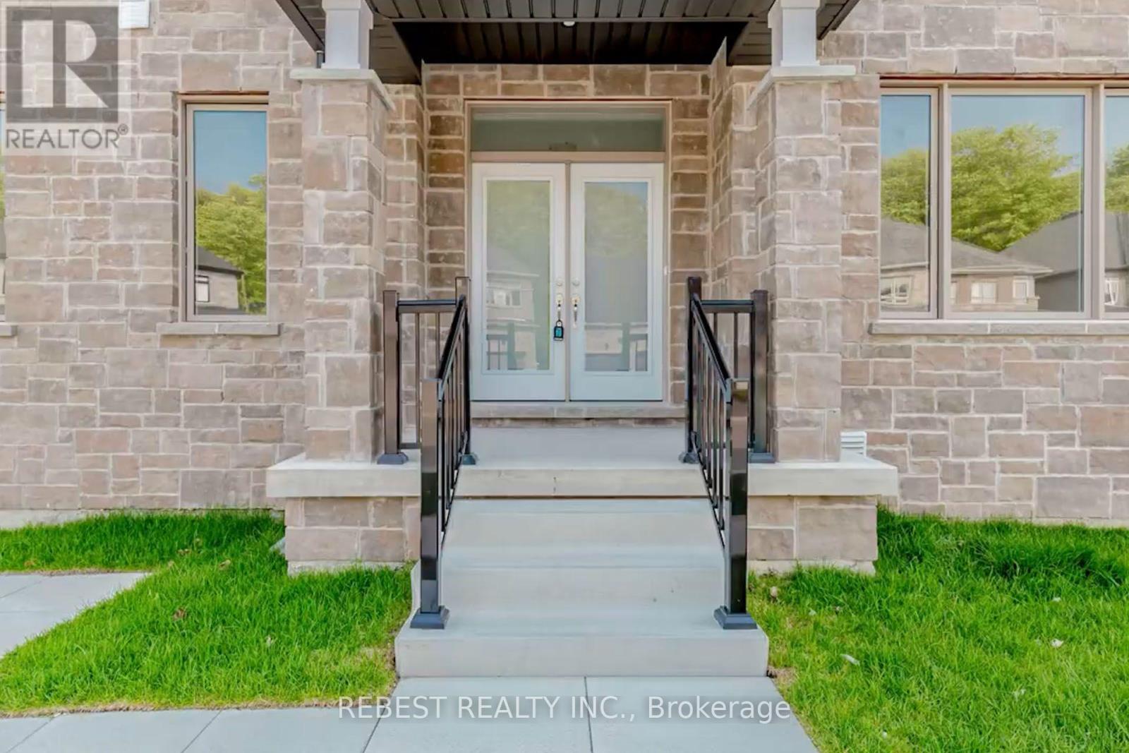 46 Franklin Trail, Barrie, Ontario  L9J 0B1 - Photo 3 - S13693302