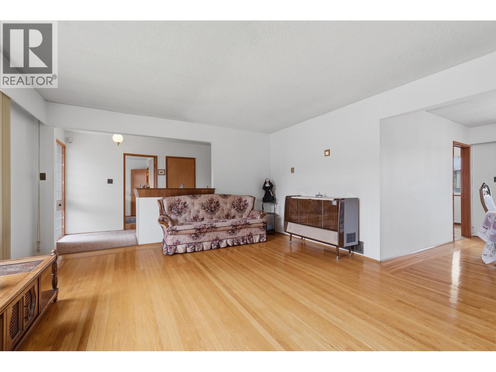 3063 Renfrew Street, Vancouver, British Columbia  V5M 3K7 - Photo 10 - R3131433