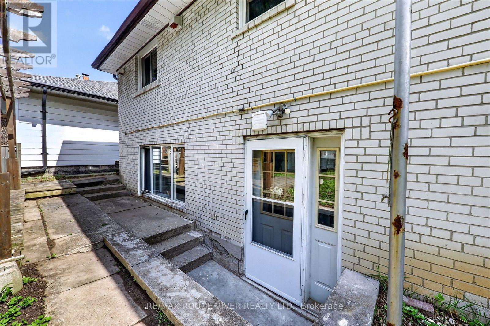 30 Scarboro Avenue, Toronto, Ontario  M1C 1M3 - Photo 27 - E13676834