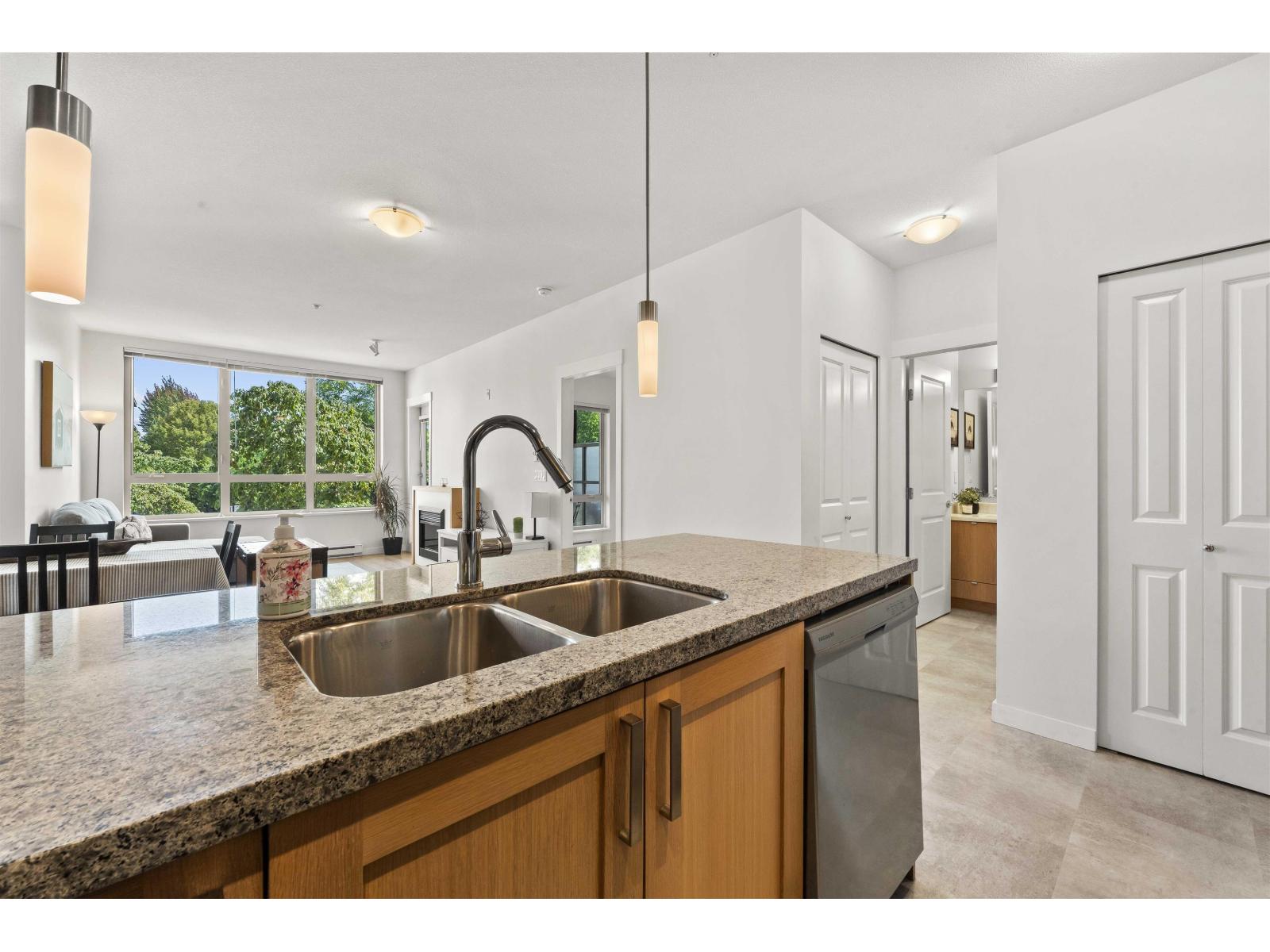 232 15918 26 Avenue, Surrey, British Columbia  V3Z 5K3 - Photo 6 - R3157225
