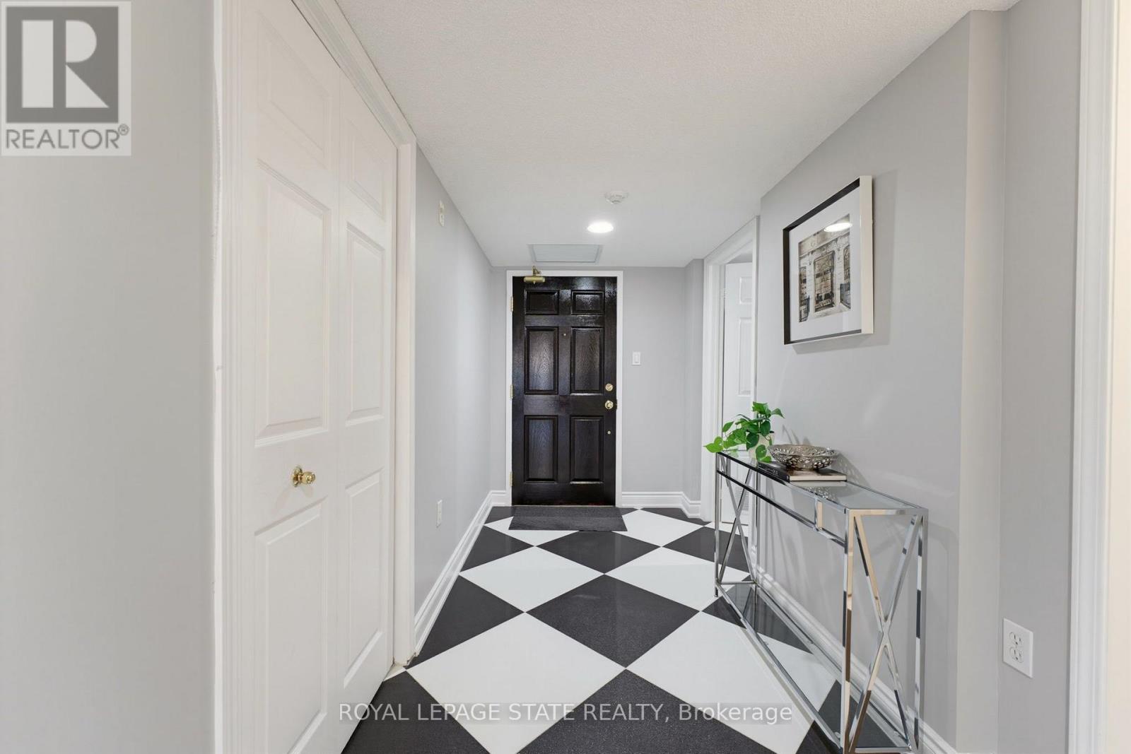 309 - 216d Plains Road West Road W, Burlington, Ontario  L7T 4K8 - Photo 2 - W13693150