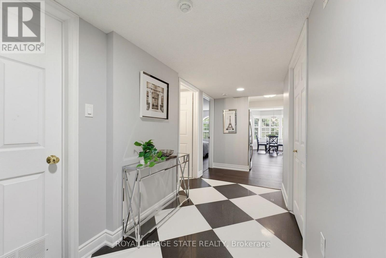 309 - 216d Plains Road West Road W, Burlington, Ontario  L7T 4K8 - Photo 3 - W13693150