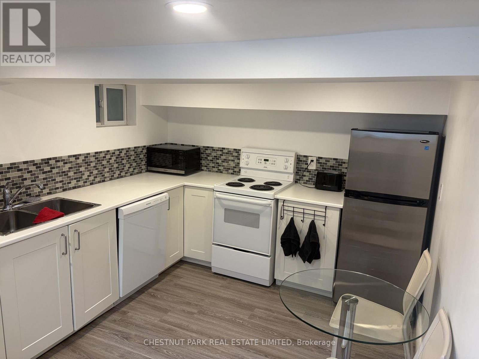 15 Denison Road E, Toronto, Ontario  M9N 1B6 - Photo 6 - W13693200