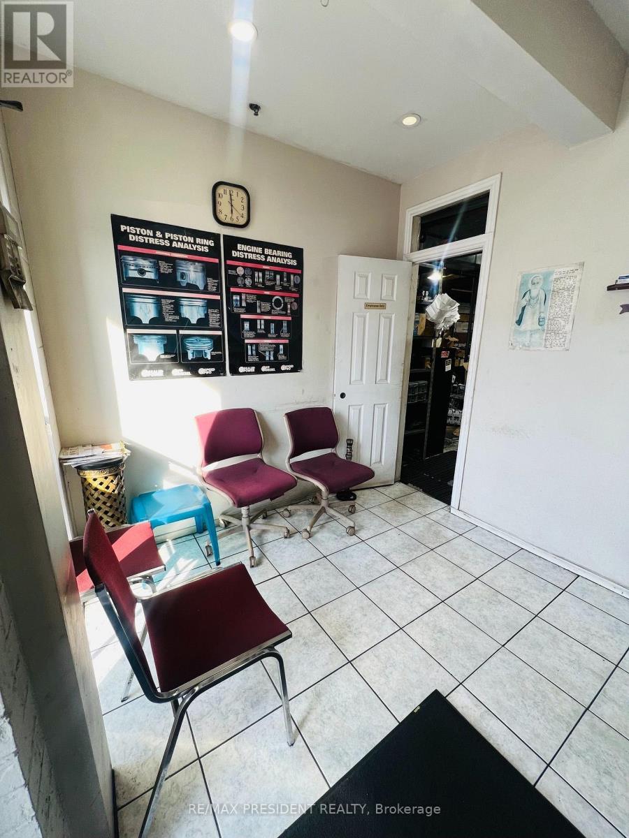 17 - 6731 Columbus Road, Mississauga, Ontario  L5T 2M4 - Photo 2 - W13693226