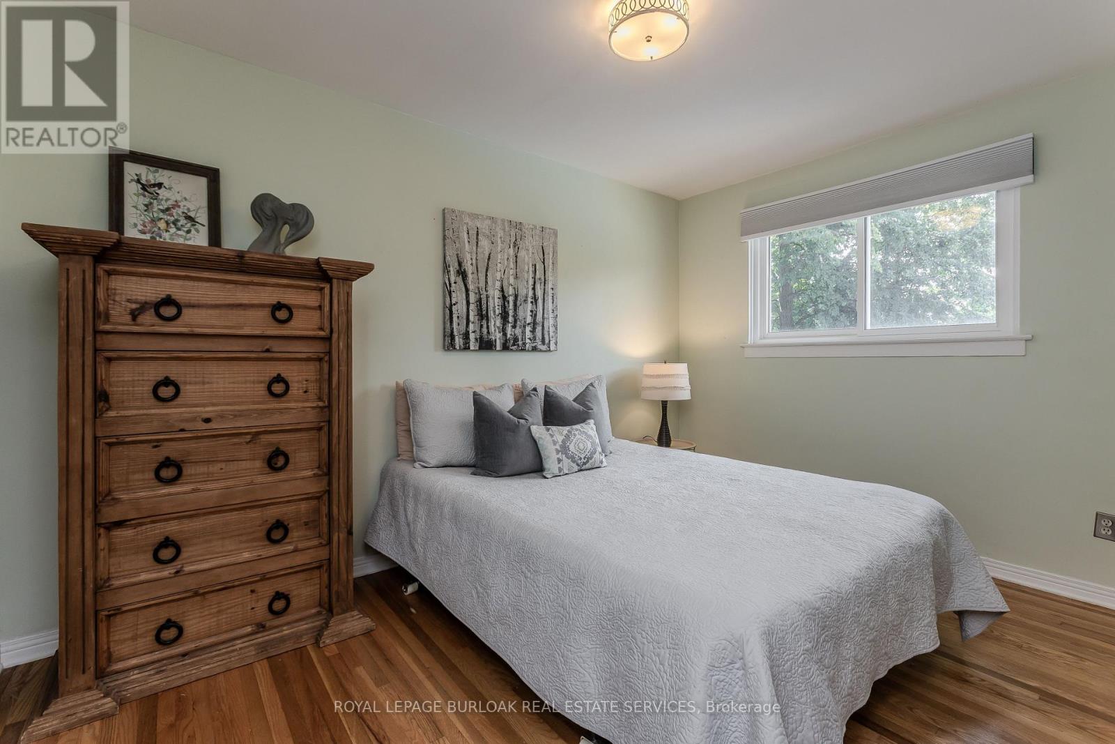 2124 Sandringham Drive, Burlington, Ontario  L7P 1L9 - Photo 16 - W13693228