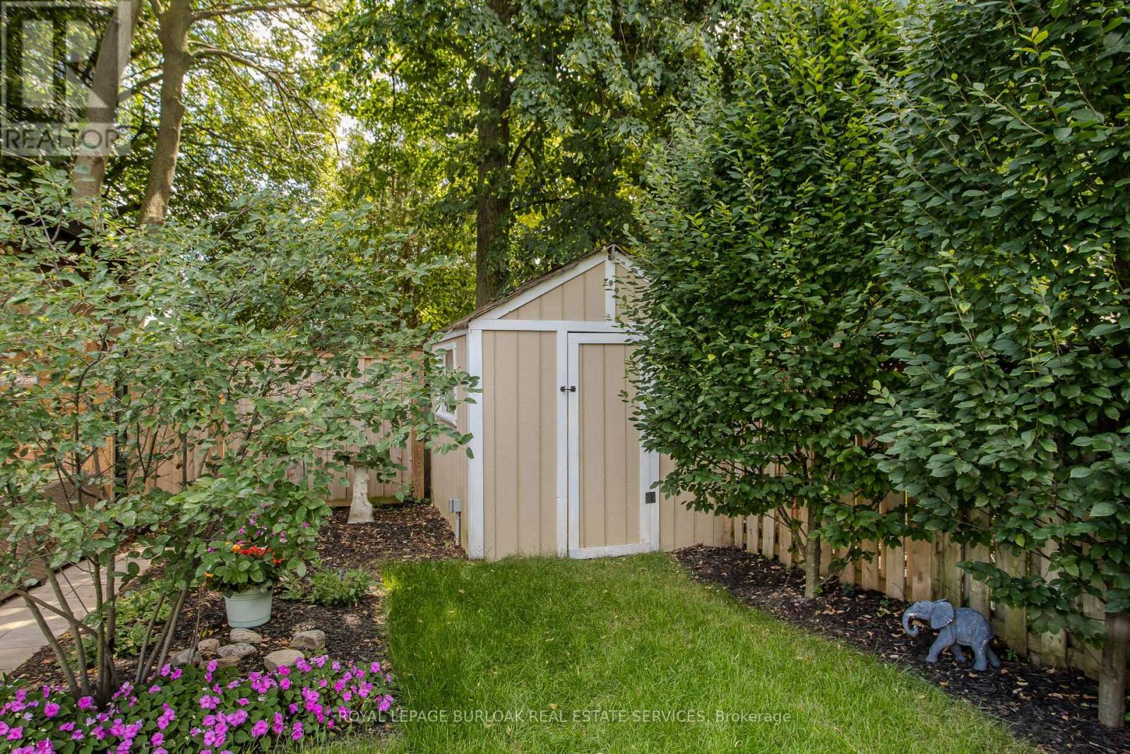 2124 Sandringham Drive, Burlington, Ontario  L7P 1L9 - Photo 6 - W13693228