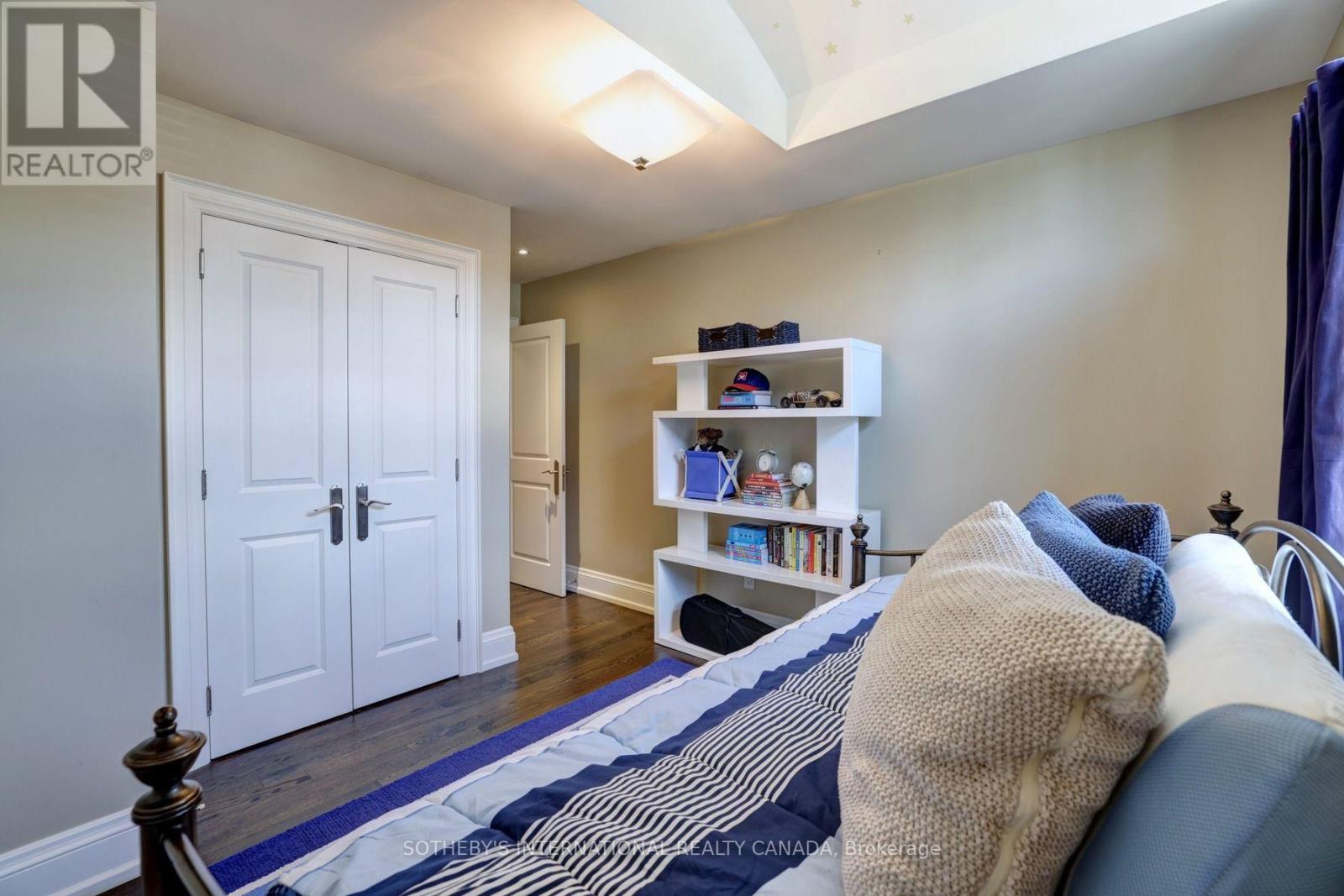 32 Oakwood Avenue S, Mississauga, Ontario  L5G 3L3 - Photo 27 - W13693266