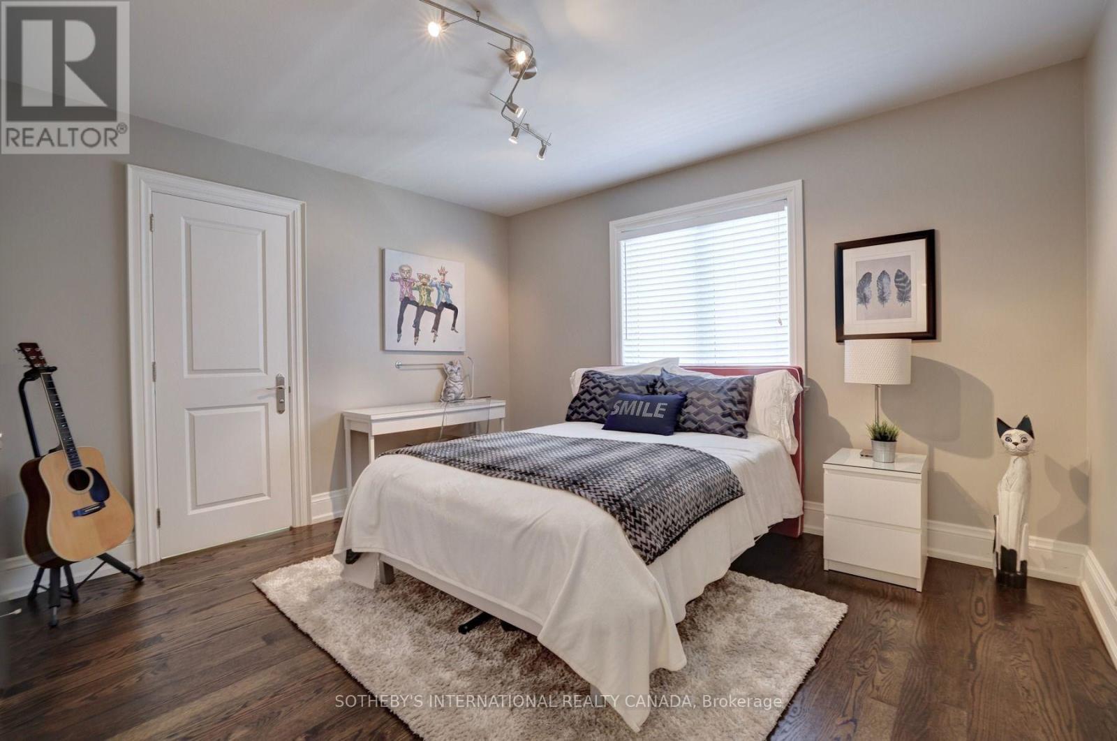 32 Oakwood Avenue S, Mississauga, Ontario  L5G 3L3 - Photo 29 - W13693266