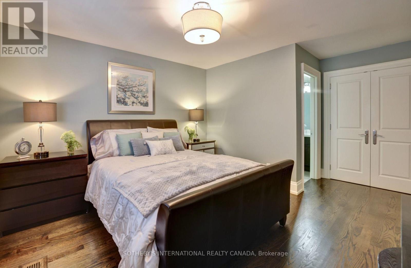 32 Oakwood Avenue S, Mississauga, Ontario  L5G 3L3 - Photo 30 - W13693266