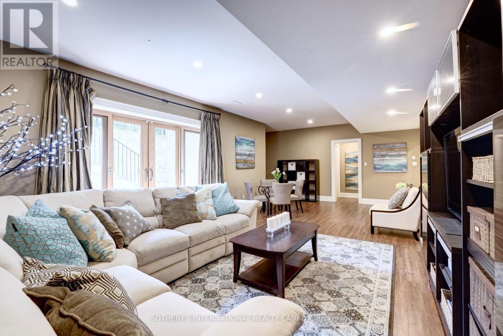 32 Oakwood Avenue S, Mississauga, Ontario  L5G 3L3 - Photo 31 - W13693266