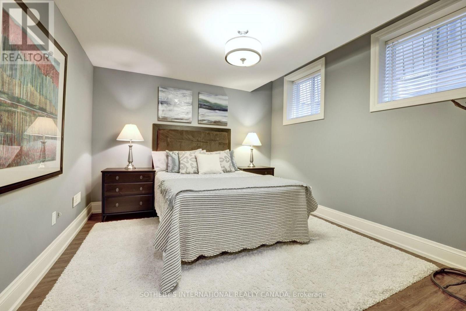 32 Oakwood Avenue S, Mississauga, Ontario  L5G 3L3 - Photo 33 - W13693266