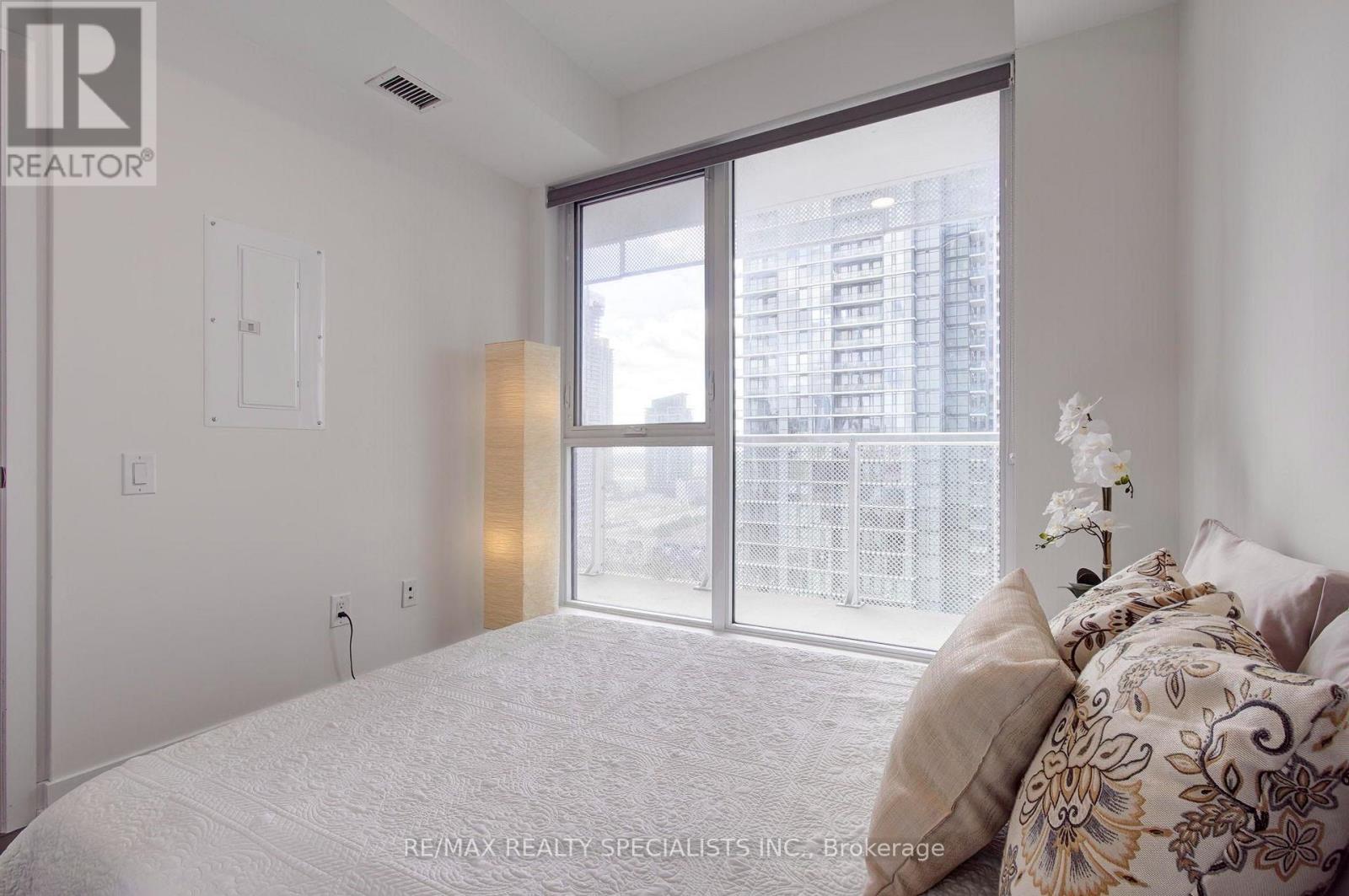 1611 - 4065 Confederation Parkway, Mississauga, Ontario  L5B 0L4 - Photo 16 - W13693286