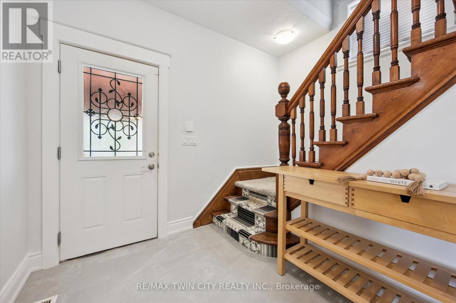 40 Madison Avenue S, Kitchener, Ontario  N2G 3M5 - Photo 4 - X13693202