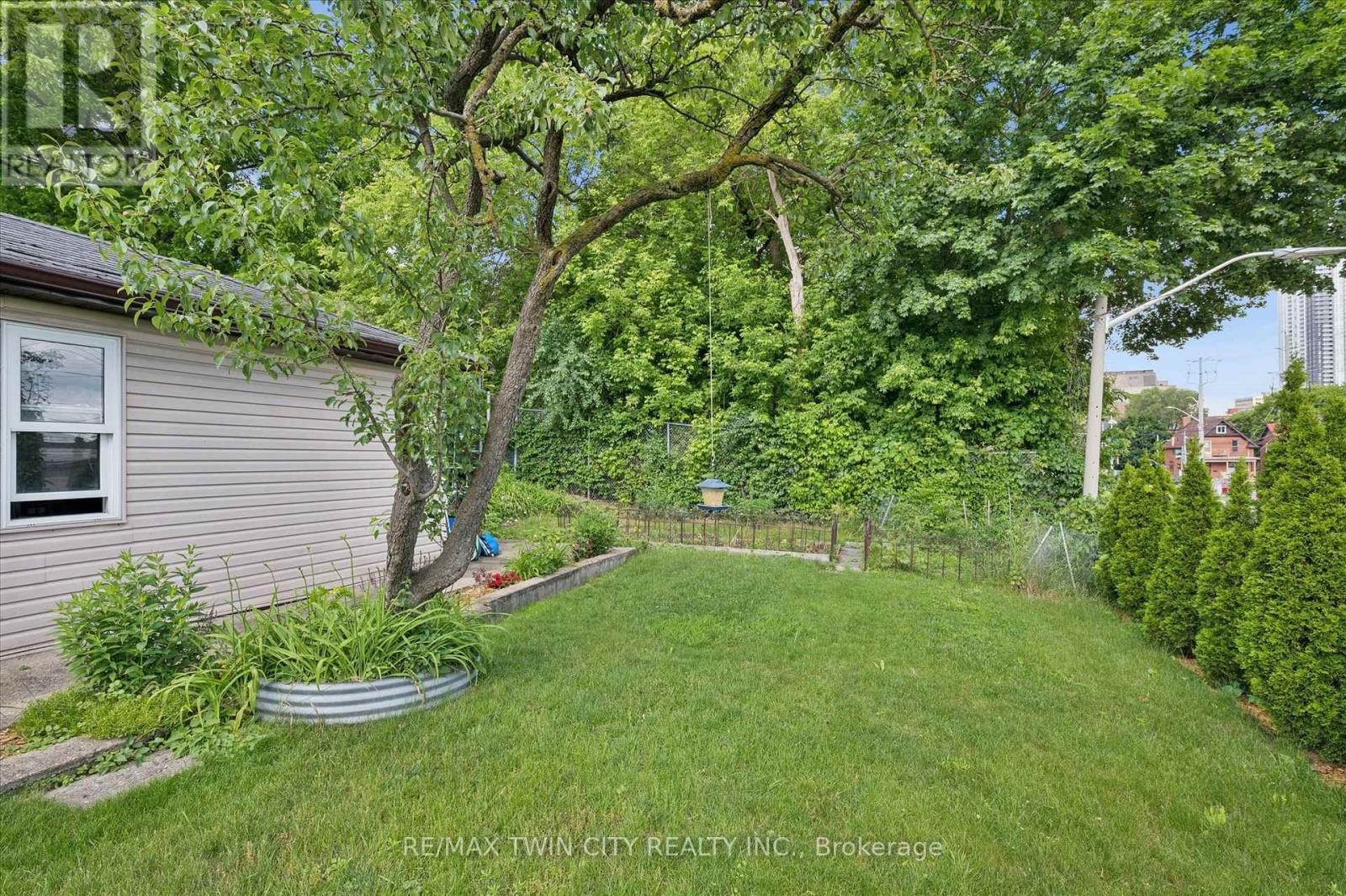 40 Madison Avenue S, Kitchener, Ontario  N2G 3M5 - Photo 40 - X13693202