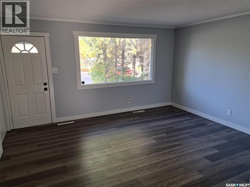 3629 Centennial Drive, Saskatoon, Saskatchewan  S7L 5E9 - Photo 2 - SK046082