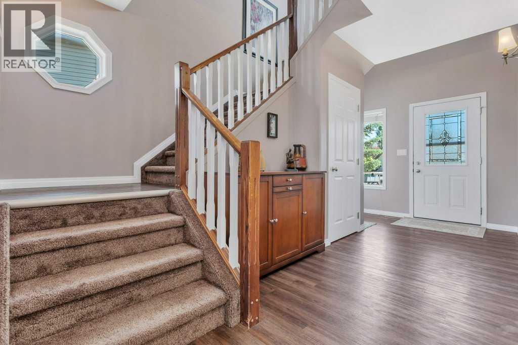 19 Lougheed Close, Red Deer, Alberta  T4R 3L8 - Photo 5 - A2327869