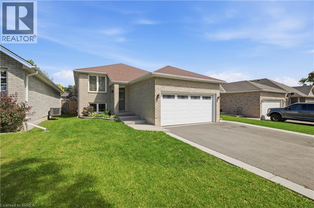 114 DONEGAL Drive, Brantford, Ontario