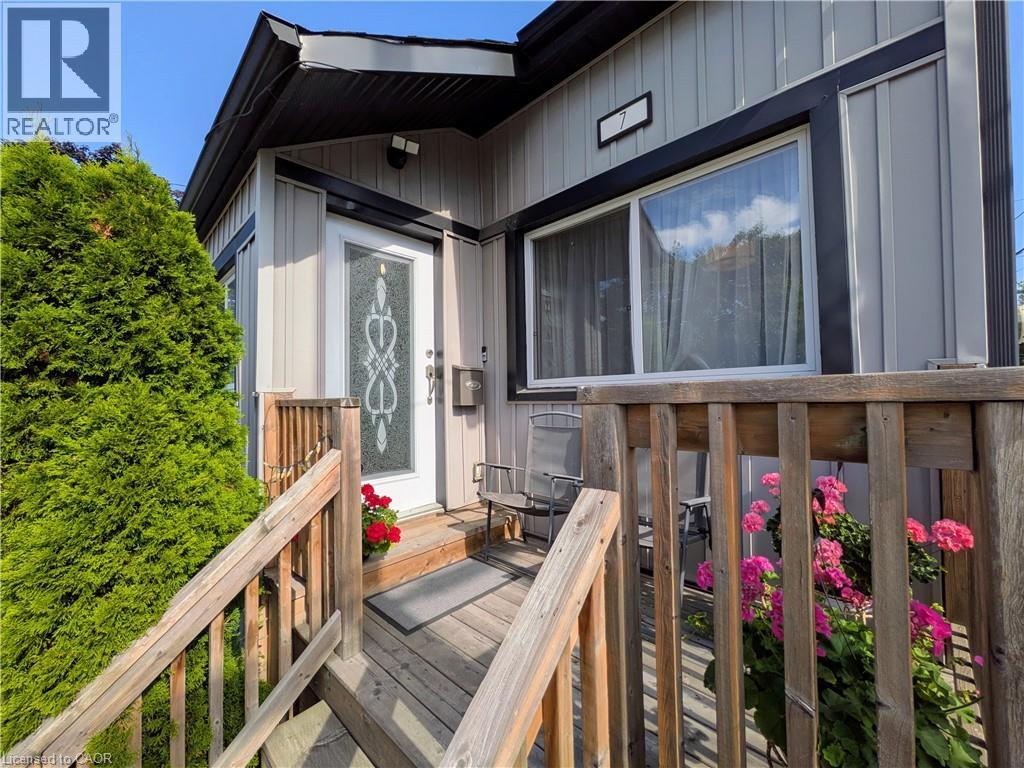7 Campbell Avenue, Hamilton, Ontario  L8L 2M7 - Photo 2 - 40856725