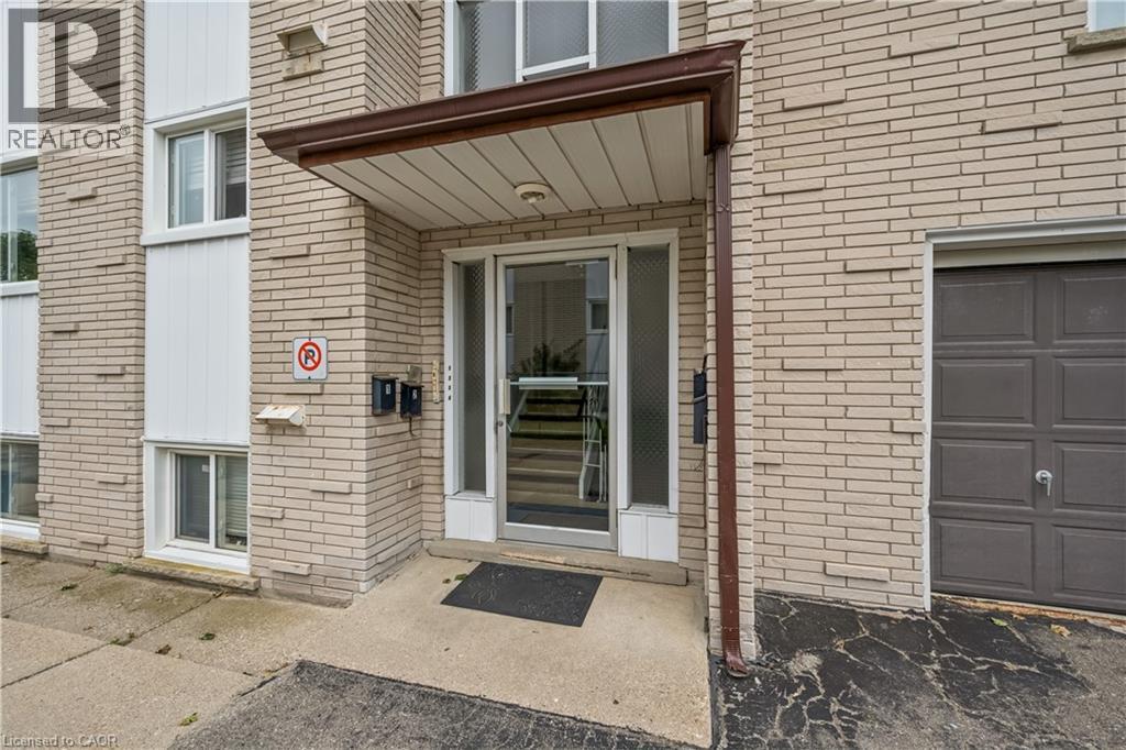 101 Secord Avenue, Kitchener, Ontario  N2B 2L3 - Photo 4 - 40856887