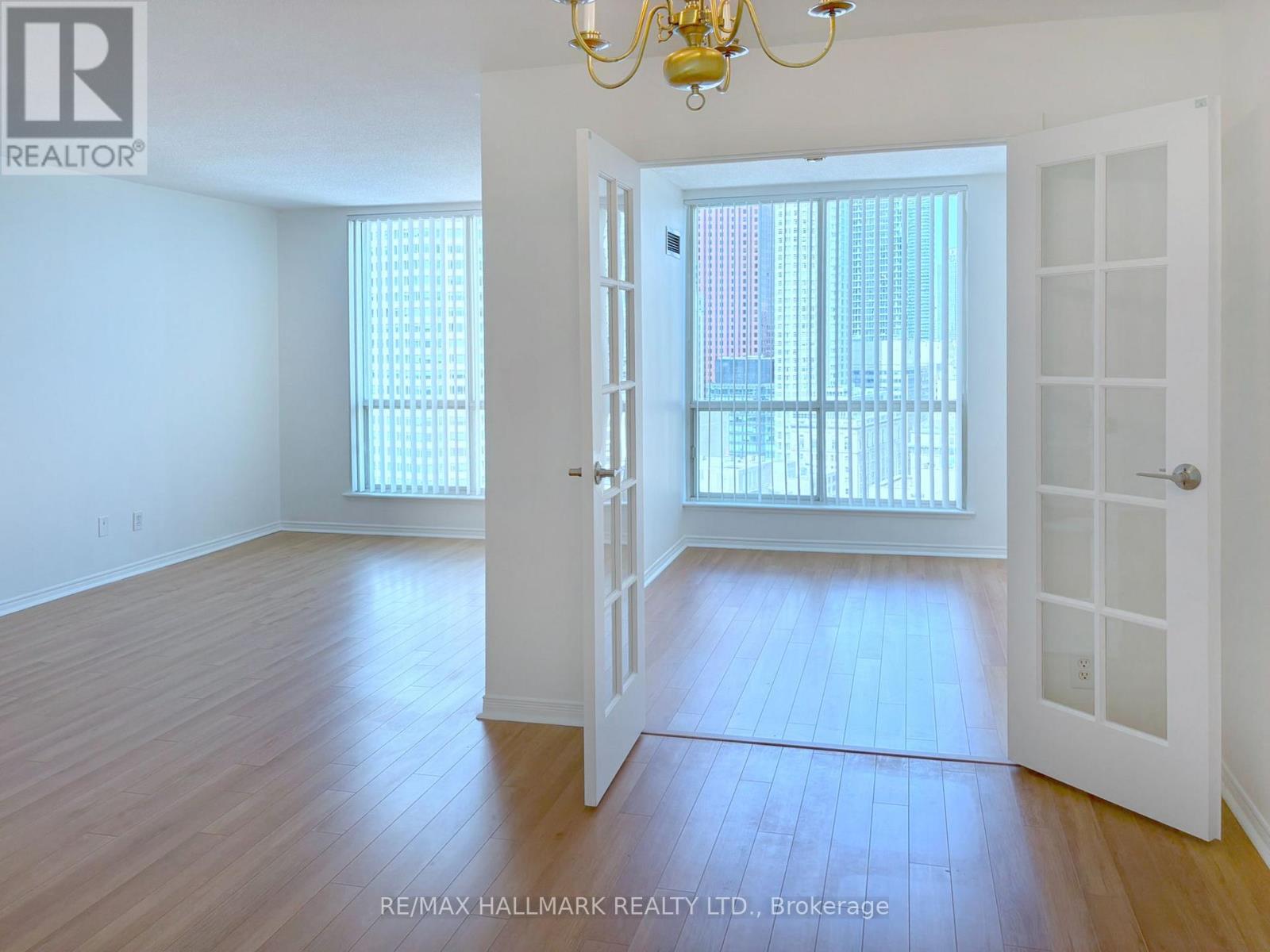 3206 - 25 The Esplanade, Toronto, Ontario  M5E 1W5 - Photo 12 - C13693284