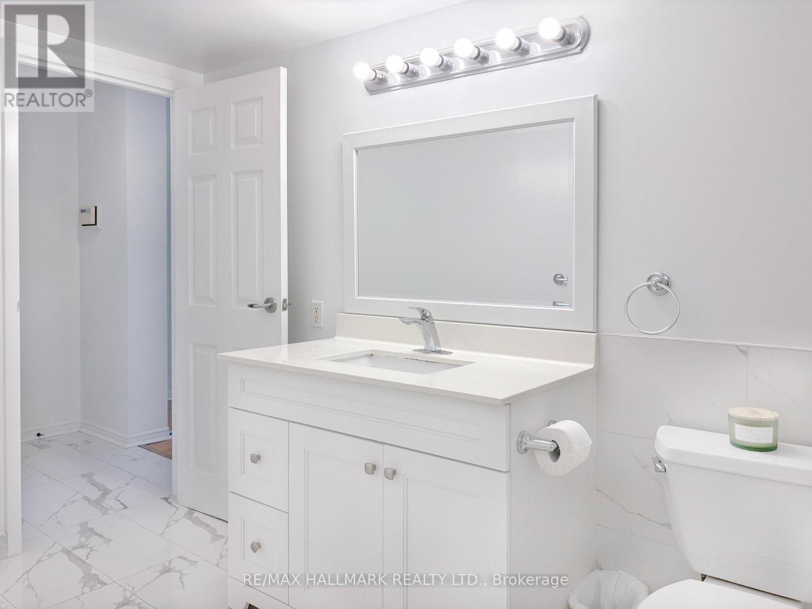 3206 - 25 The Esplanade, Toronto, Ontario  M5E 1W5 - Photo 16 - C13693284