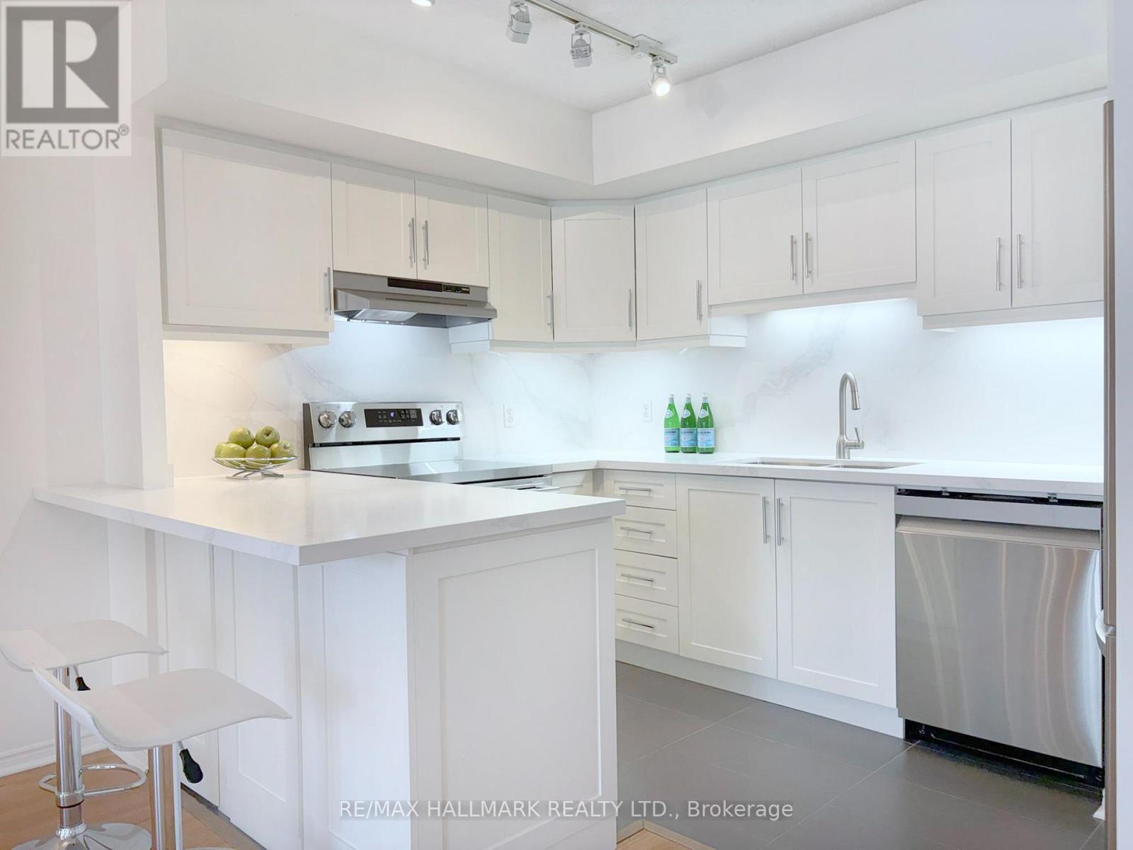 3206 - 25 The Esplanade, Toronto, Ontario  M5E 1W5 - Photo 7 - C13693284