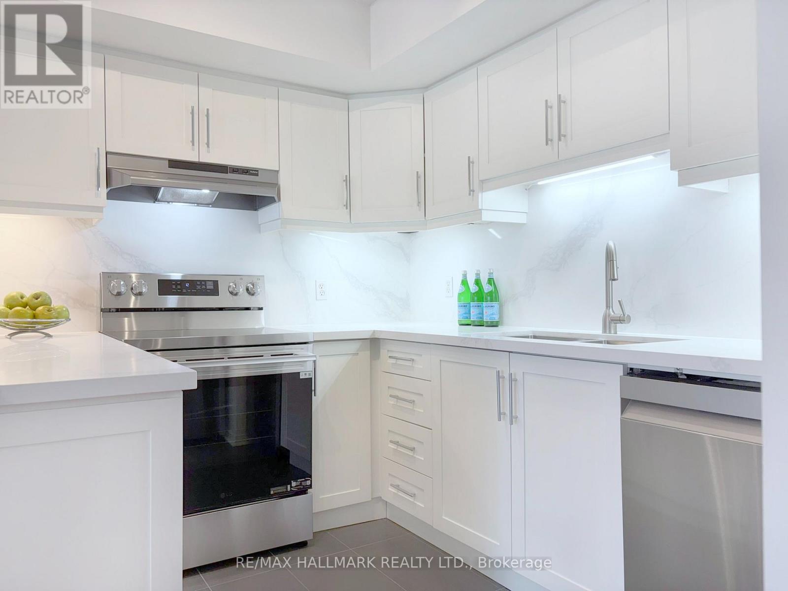 3206 - 25 The Esplanade, Toronto, Ontario  M5E 1W5 - Photo 8 - C13693284