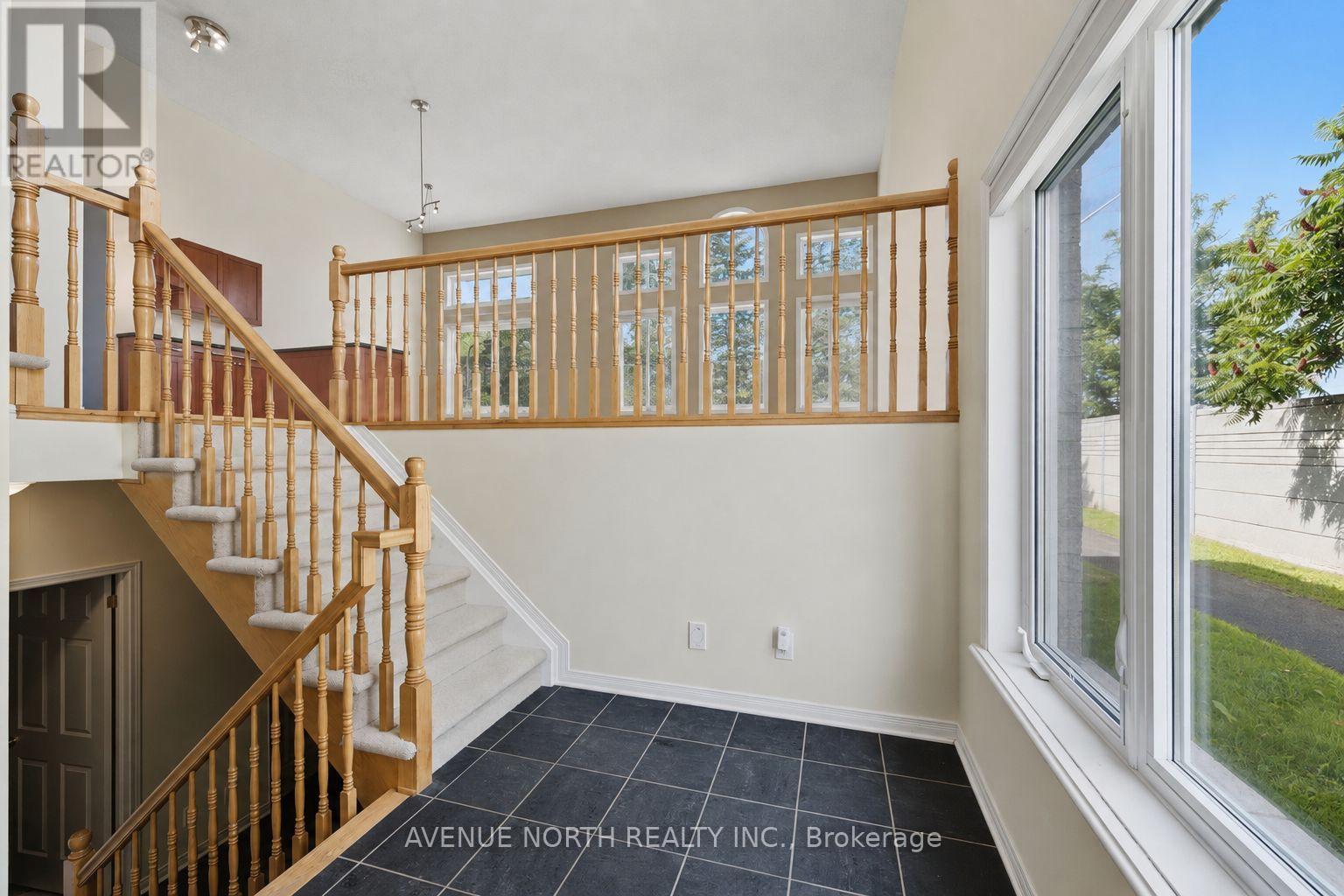141 Gladeview Private, Ottawa, Ontario  K1T 4C4 - Photo 8 - X13692820