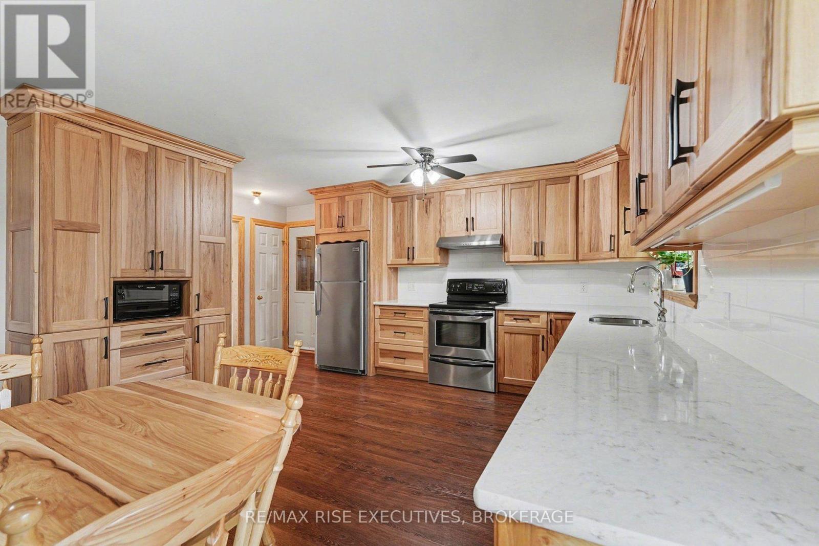 715 Hanna Road, Tay Valley, Ontario  K0H 2B0 - Photo 10 - X13693414