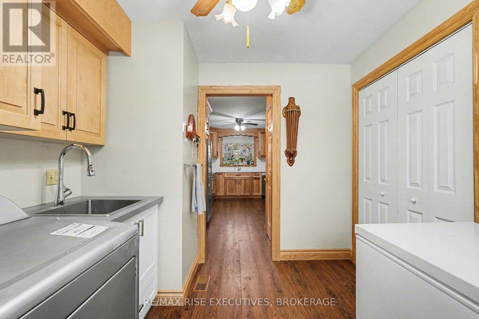 715 Hanna Road, Tay Valley, Ontario  K0H 2B0 - Photo 12 - X13693414