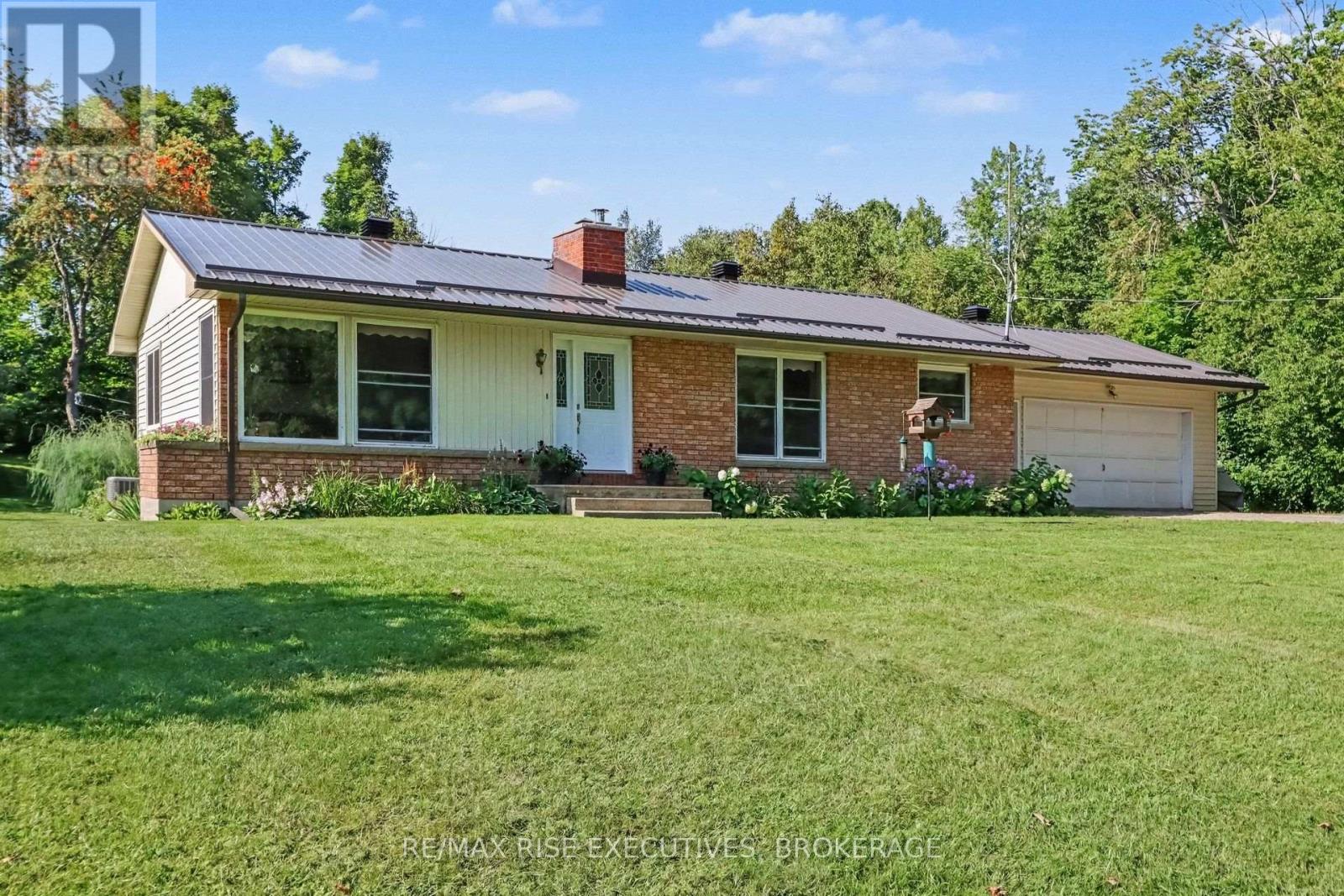 715 Hanna Road, Tay Valley, Ontario  K0H 2B0 - Photo 2 - X13693414