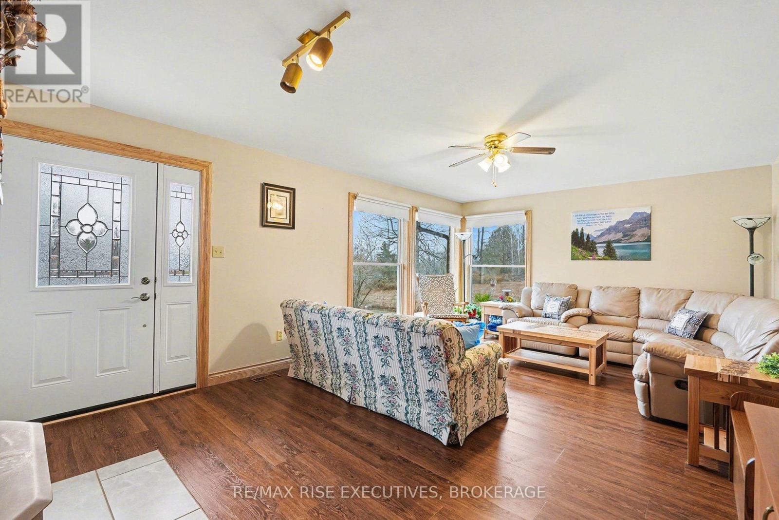 715 Hanna Road, Tay Valley, Ontario  K0H 2B0 - Photo 4 - X13693414