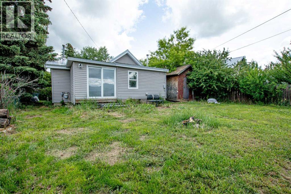 206 7th Street, Beaverlodge, Alberta  T0H 0C0 - Photo 21 - A2322561
