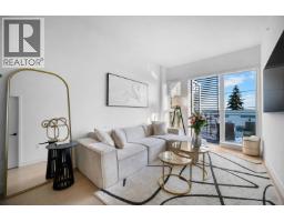 454 422 E 3RD STREET, North Vancouver, British Columbia