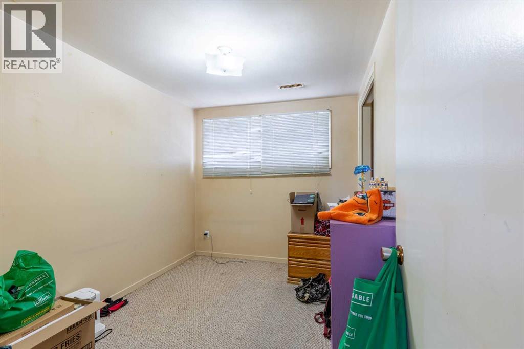 1408 & 1410 15 Avenue N, Lethbridge, Alberta  T1H 1W1 - Photo 3 - A2300176
