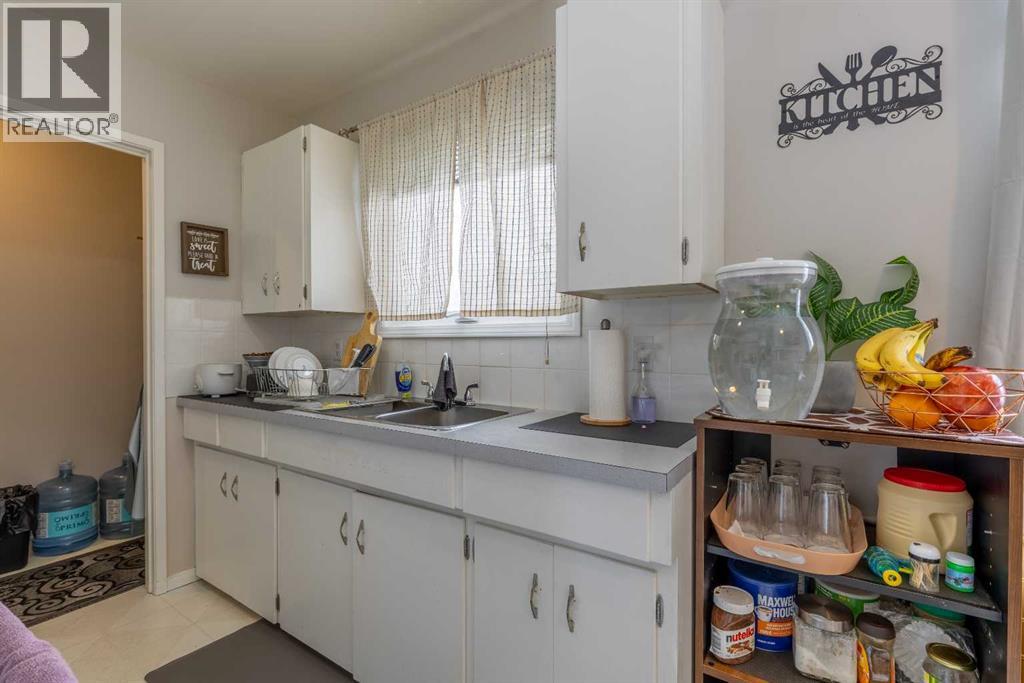 1408 & 1410 15 Avenue N, Lethbridge, Alberta  T1H 1W1 - Photo 31 - A2300176