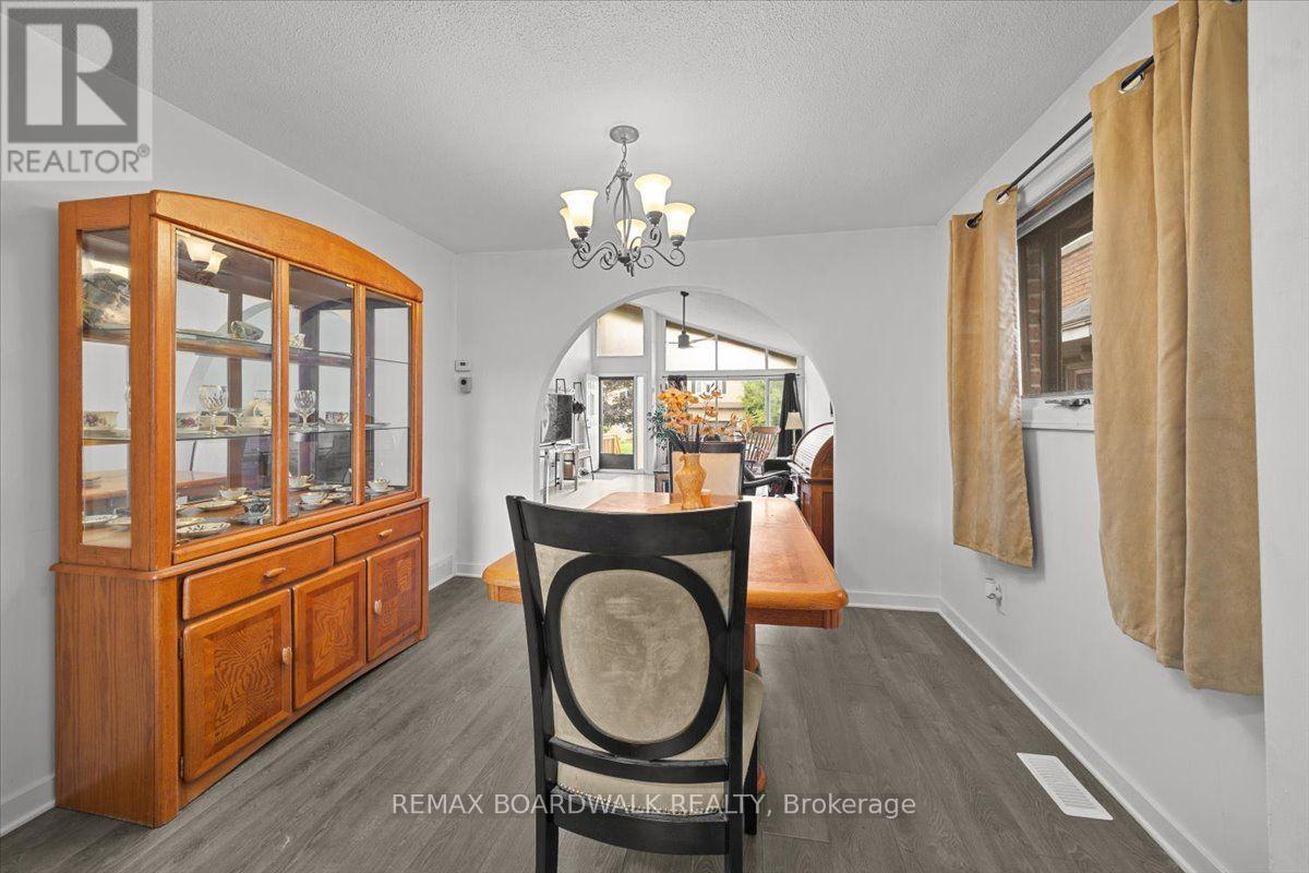1864 Lenester Avenue W, Ottawa, Ontario  K2A 3W8 - Photo 11 - X13693390