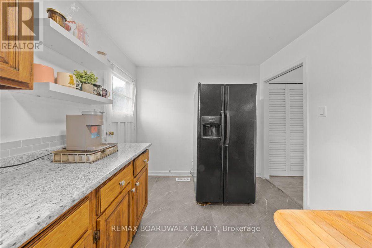 1864 Lenester Avenue W, Ottawa, Ontario  K2A 3W8 - Photo 16 - X13693390
