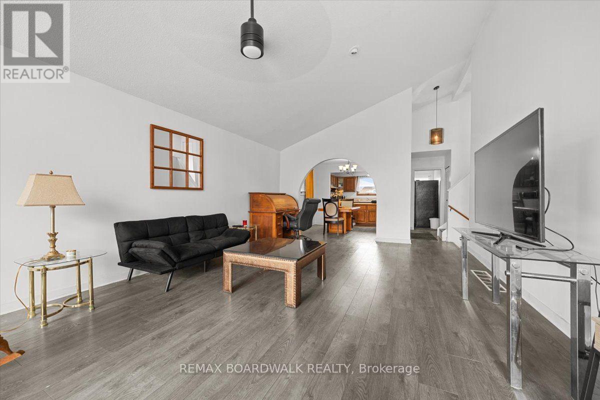1864 Lenester Avenue W, Ottawa, Ontario  K2A 3W8 - Photo 8 - X13693390