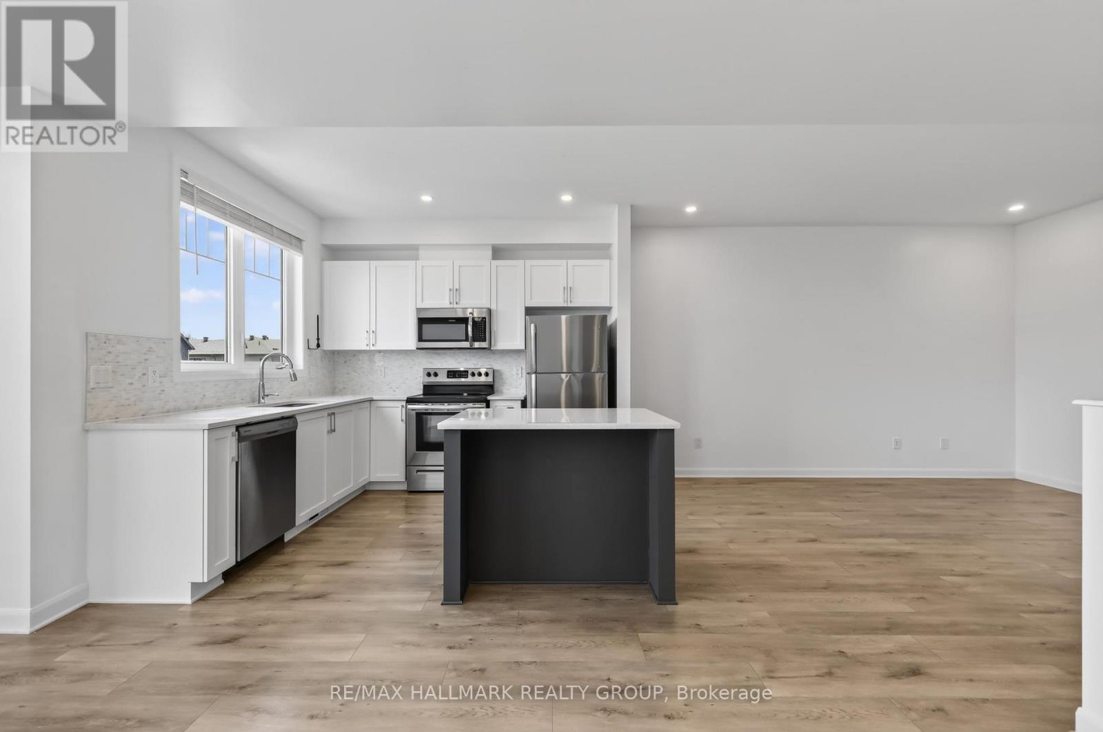 312 Shepperton Street, Ottawa, Ontario  K4A 5K9 - Photo 2 - X13693392