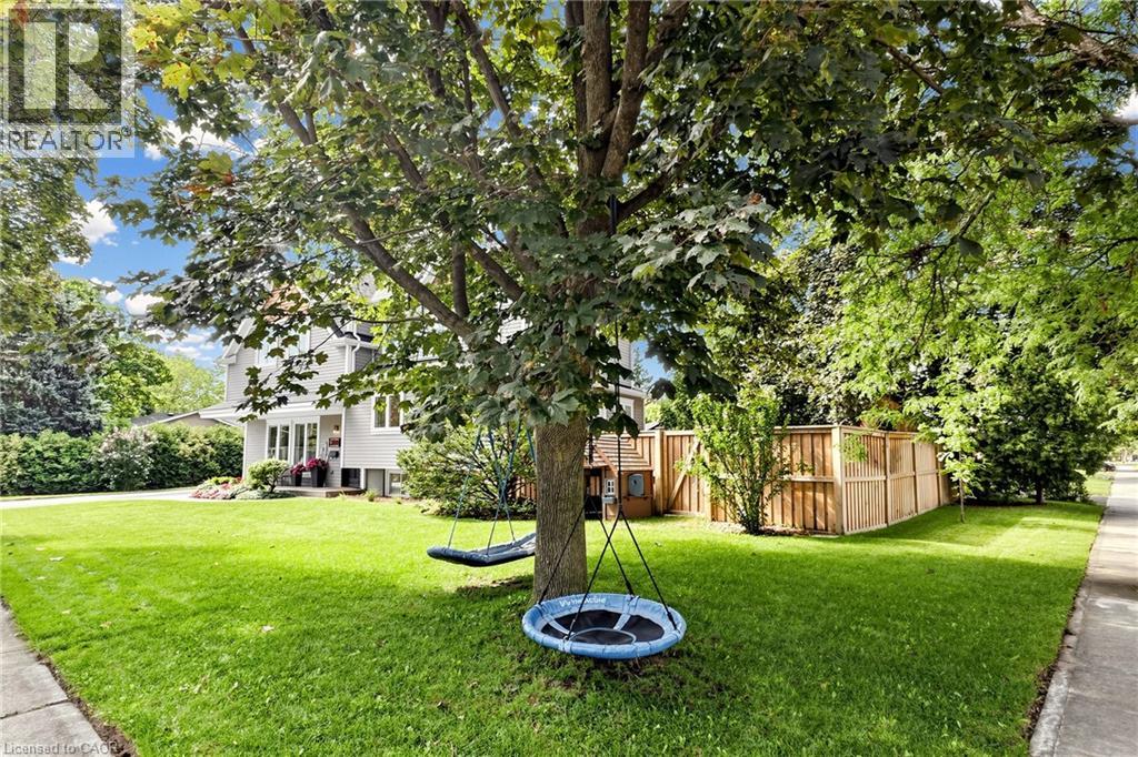 386 Cosburn Crescent, Burlington, Ontario  L7L 2W6 - Photo 46 - 40857014