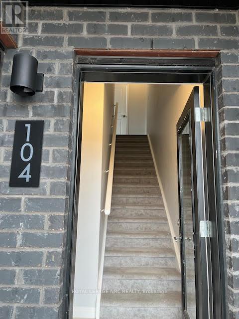104 - 6705 Cropp Street, Niagara Falls, Ontario  L2E 0C1 - Photo 2 - X13693372