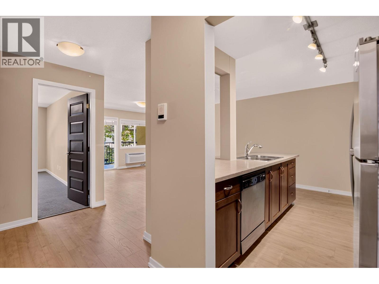 1777 Water Street Unit# 104, Kelowna, British Columbia  V1Y 1K4 - Photo 3 - 10394234