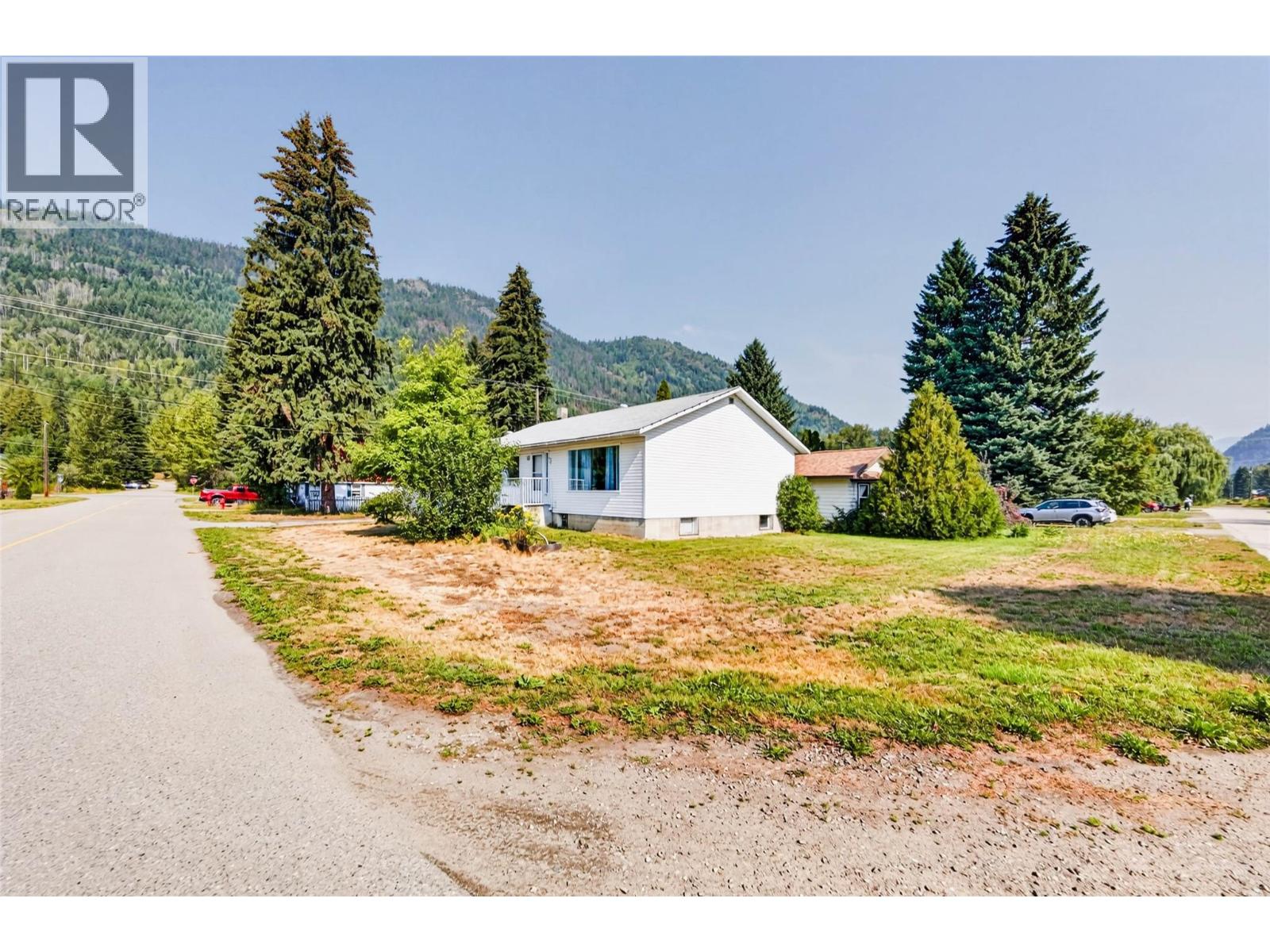 115 Second Street, Salmo, British Columbia  V0G 1Z0 - Photo 57 - 10398188
