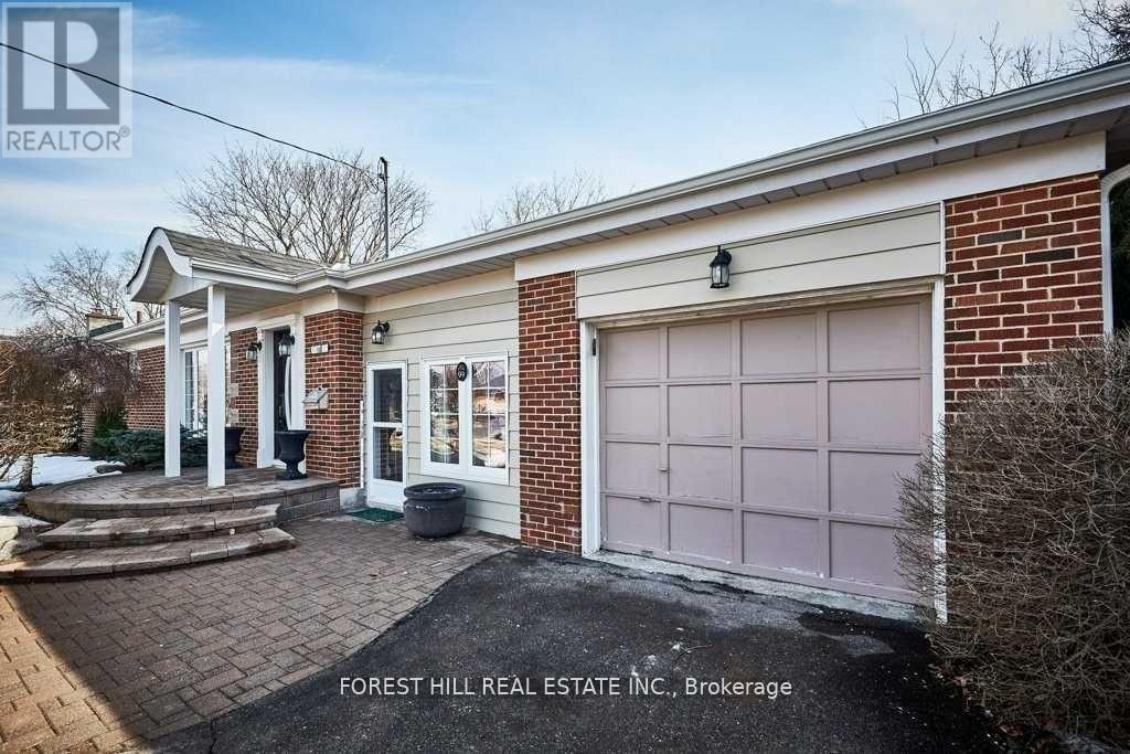 99 Switzer Drive, Oshawa, Ontario  L1G 3J5 - Photo 2 - E13693386
