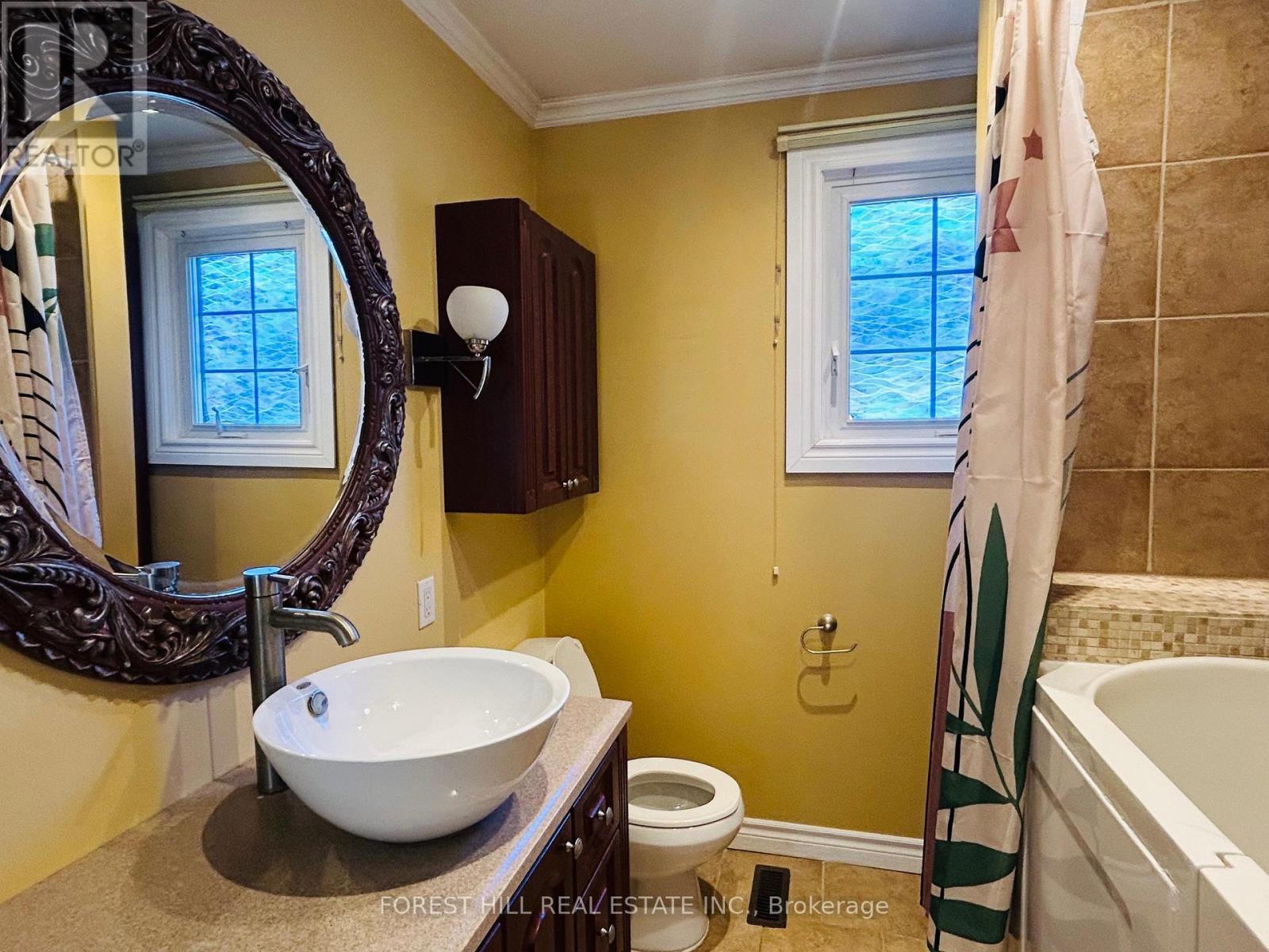 99 Switzer Drive, Oshawa, Ontario  L1G 3J5 - Photo 9 - E13693386