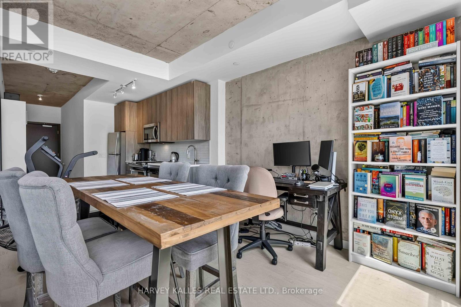 325 - 246 Logan Avenue, Toronto, Ontario  M4M 0E9 - Photo 18 - E13693396