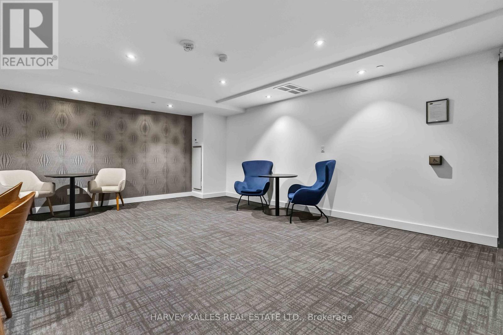 325 - 246 Logan Avenue, Toronto, Ontario  M4M 0E9 - Photo 27 - E13693396