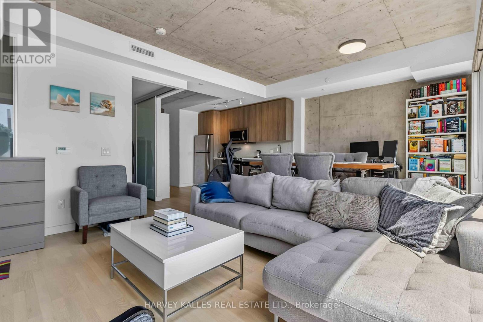 325 - 246 Logan Avenue, Toronto, Ontario  M4M 0E9 - Photo 8 - E13693396