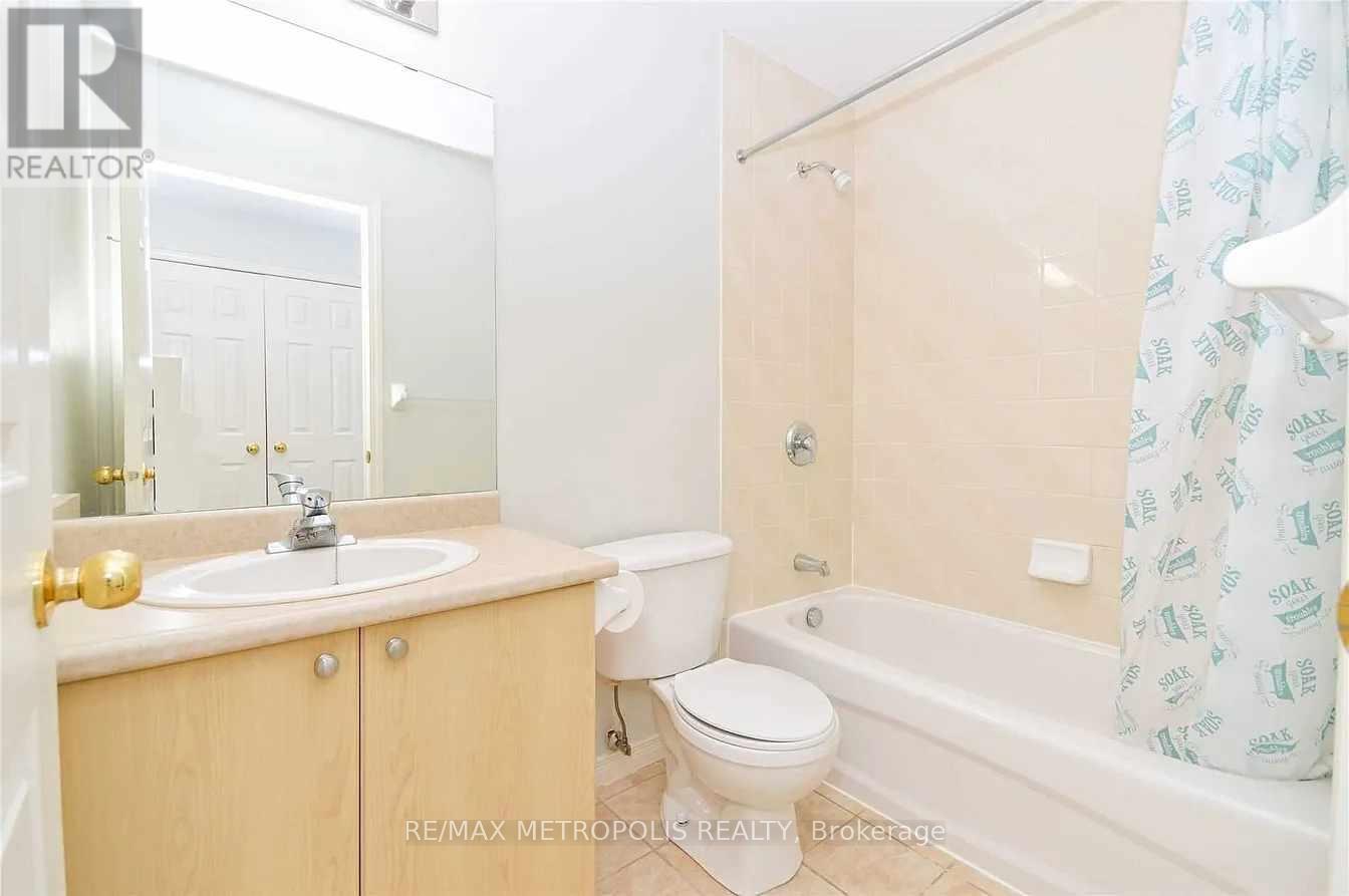 304 - 91 Aspen Springs Drive, Clarington, Ontario  L1C 5J9 - Photo 10 - E13693430